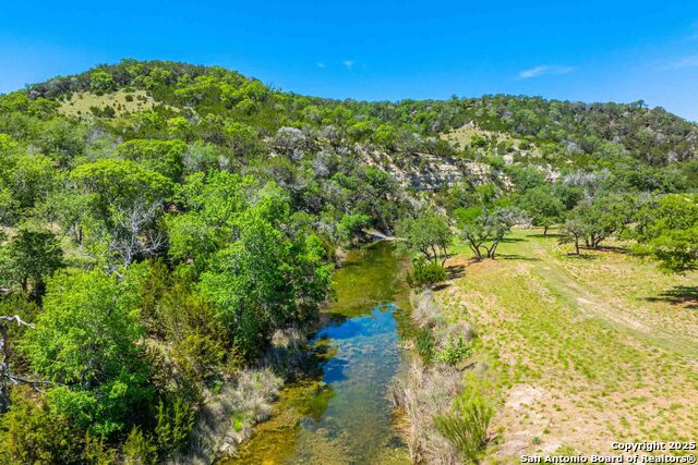 Listing photo id 6 for 165 Flach Rd