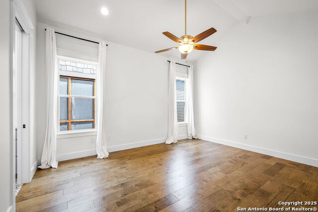 Listing photo id 26 for 649 Center Green
