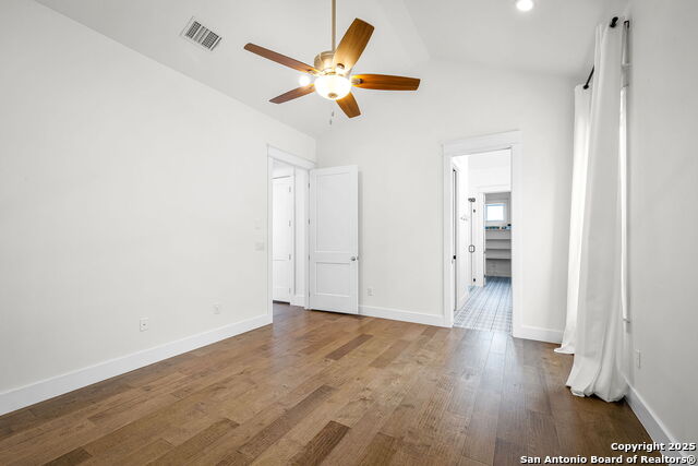 Listing photo id 28 for 649 Center Green