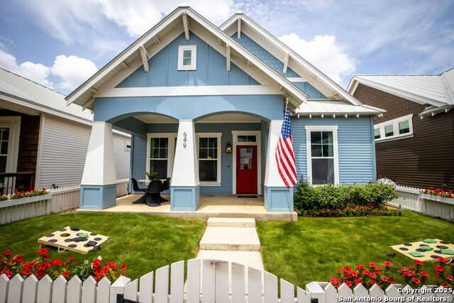 Listing photo id 4 for 649 Center Green