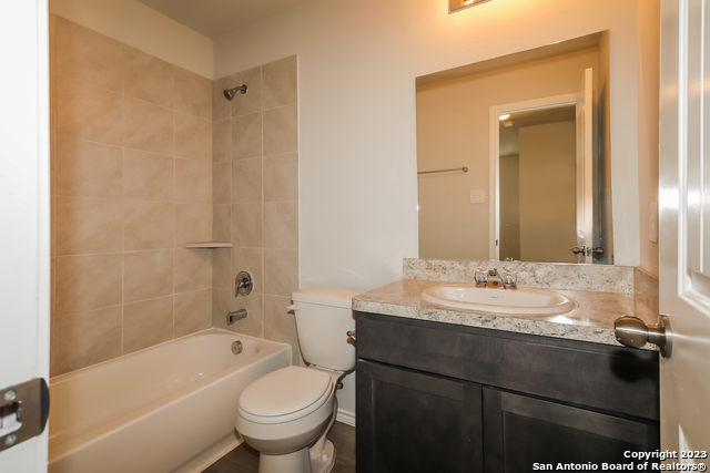 Listing photo id 11 for 9315 Green Flora Court
