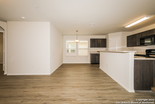 Listing photo id 4 for 9315 Green Flora Court