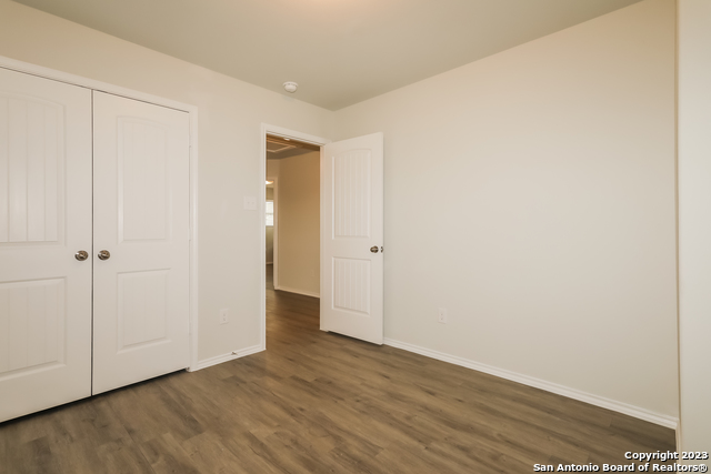 Listing photo id 7 for 9315 Green Flora Court