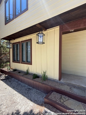 Image 11 of 13 For 190 Oakridge