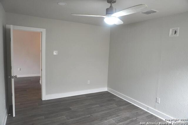 Listing photo id 11 for 5407 Pearl Vly