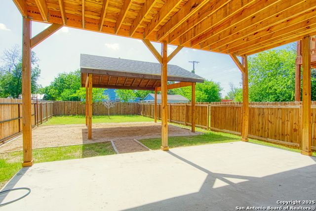 Listing photo id 34 for 1111 Palmetto N