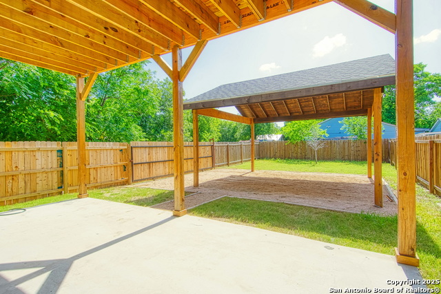 Listing photo id 35 for 1111 Palmetto N