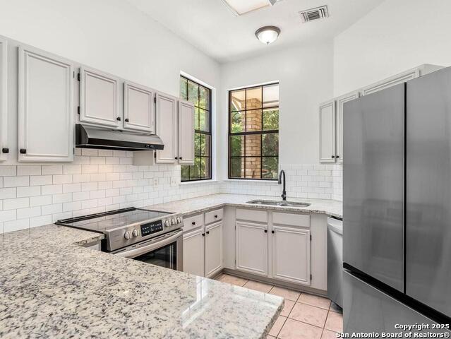 Listing photo id 7 for 11118 Cherry Park