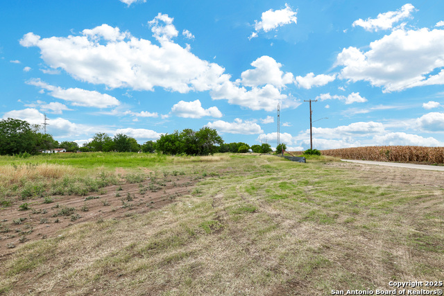 Listing photo id 0 for 3400 Golden Ave