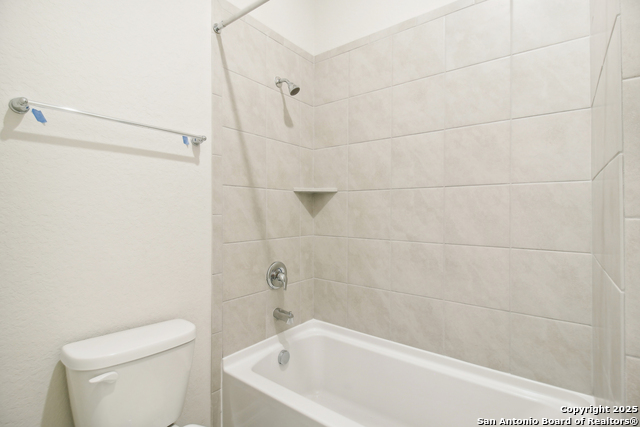 Listing photo id 9 for 11472 Feather Vale