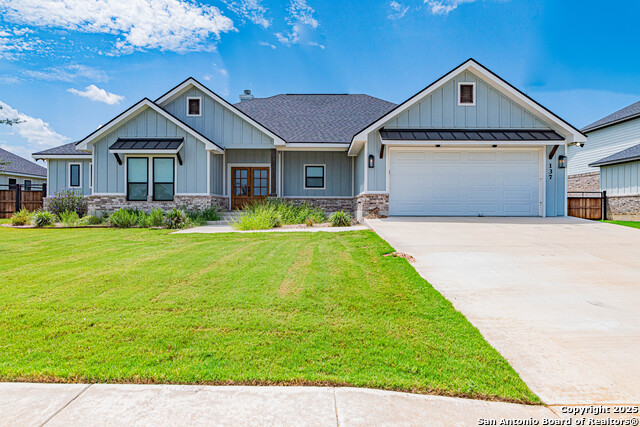 Details for 137 W Magnolia Circle, La Vernia, TX 78121