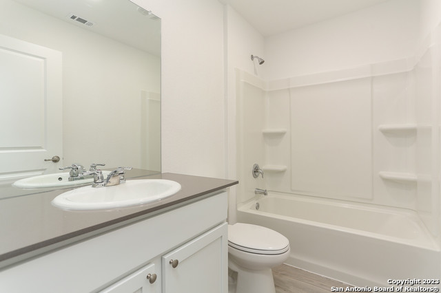 Image 11 of 19 For 4539 Martin Way