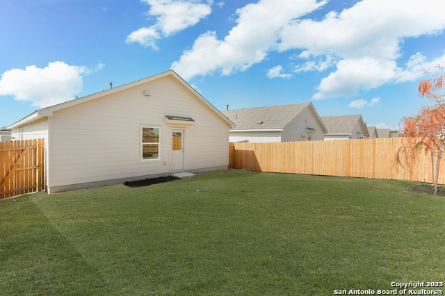 Image 15 of 19 For 4539 Martin Way