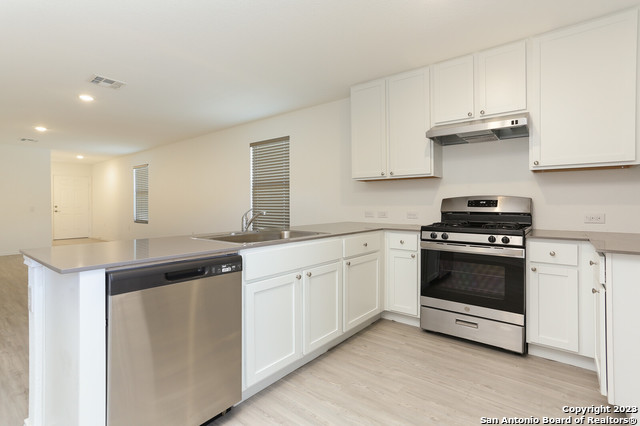 Image 3 of 19 For 4539 Martin Way