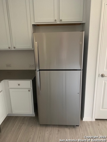 Image 4 of 19 For 4539 Martin Way