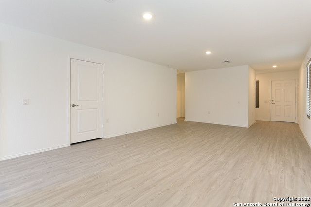 Image 7 of 19 For 4539 Martin Way