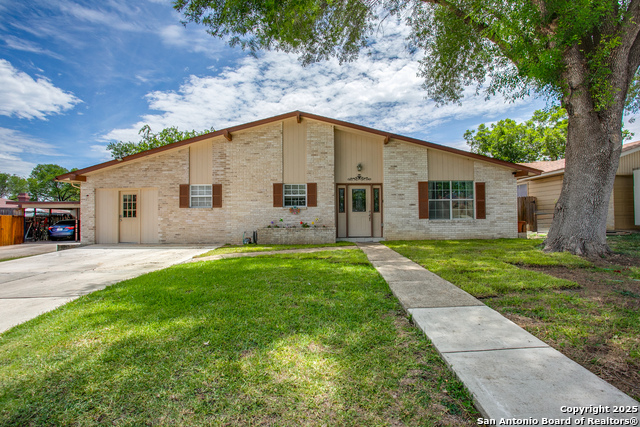 Listing photo id 8 for 1742 Timber Oak