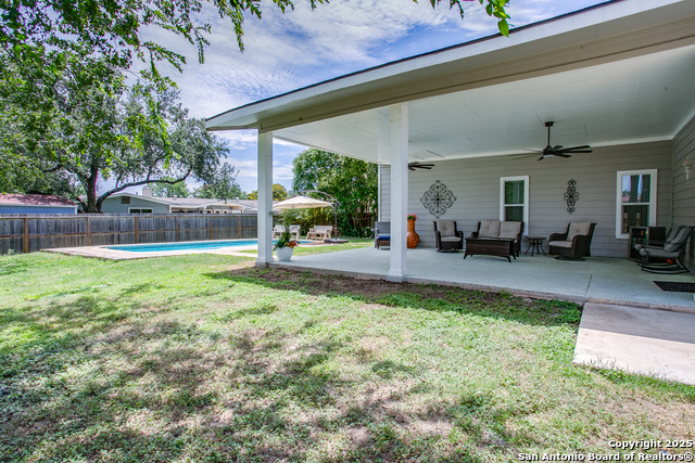 Listing photo id 20 for 1742 Timber Oak