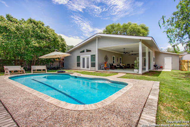 Listing photo id 21 for 1742 Timber Oak