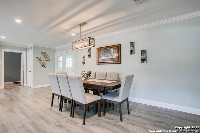 Listing photo id 7 for 1742 Timber Oak