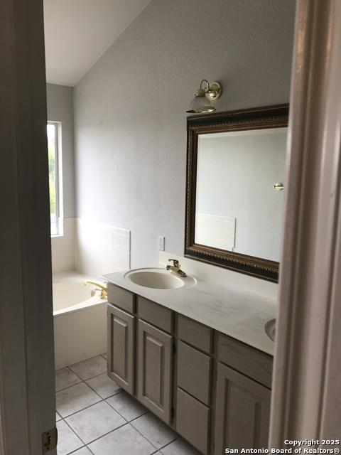 Image 9 of 14 For 8717 Wickersham