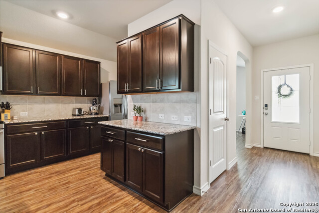 Listing photo id 13 for 2710 Green Leaf Way