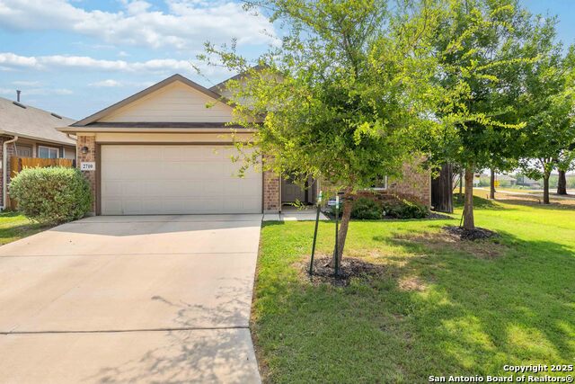 Listing photo id 0 for 2710 Green Leaf Way