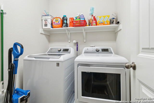 Listing photo id 29 for 2710 Green Leaf Way