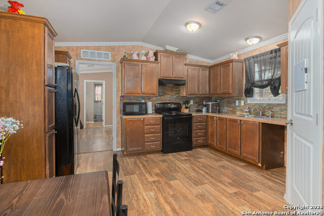 Listing photo id 6 for 107 Deep Woods