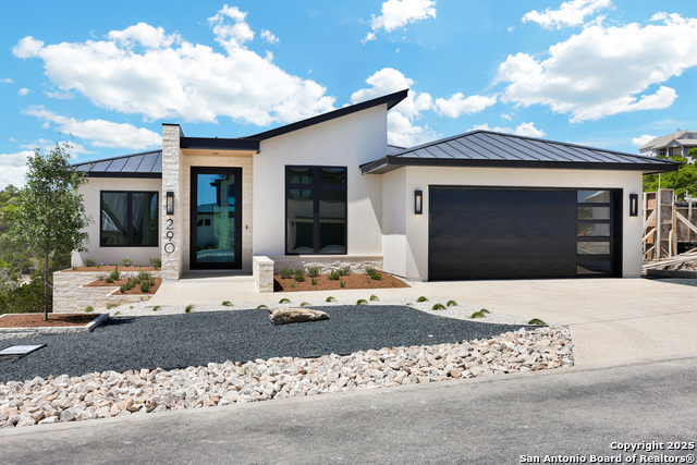 Listing photo id 0 for 290 Preston Trl