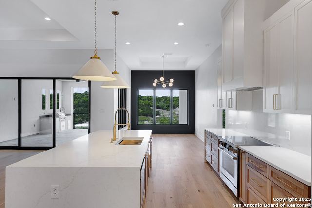 Listing photo id 22 for 290 Preston Trl