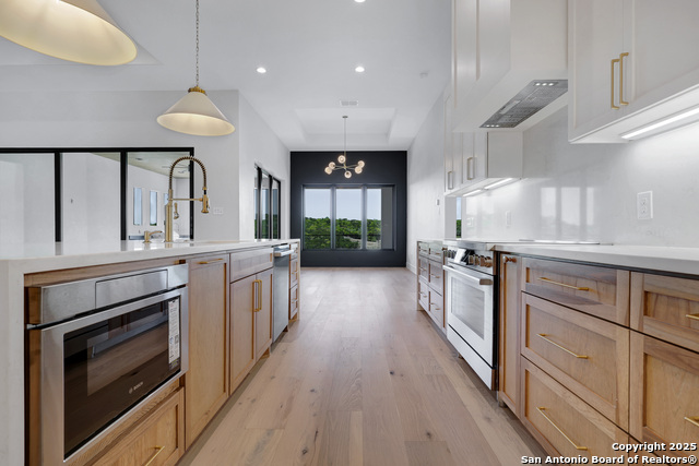 Listing photo id 24 for 290 Preston Trl