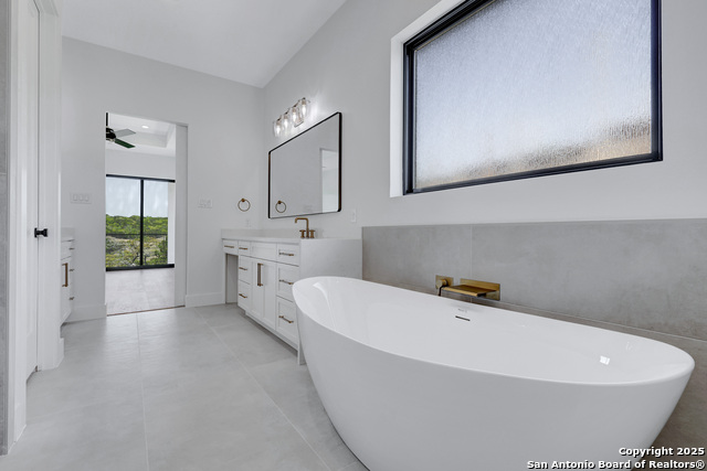 Listing photo id 36 for 290 Preston Trl