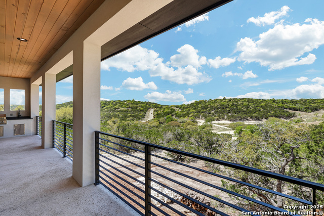 Listing photo id 2 for 290 Preston Trl