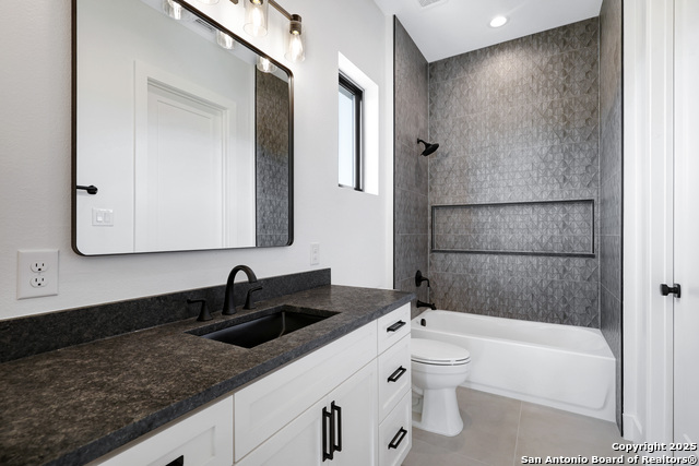 Listing photo id 44 for 290 Preston Trl