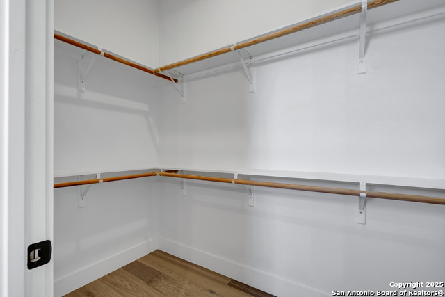 Listing photo id 46 for 290 Preston Trl
