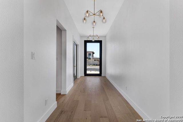 Listing photo id 3 for 290 Preston Trl