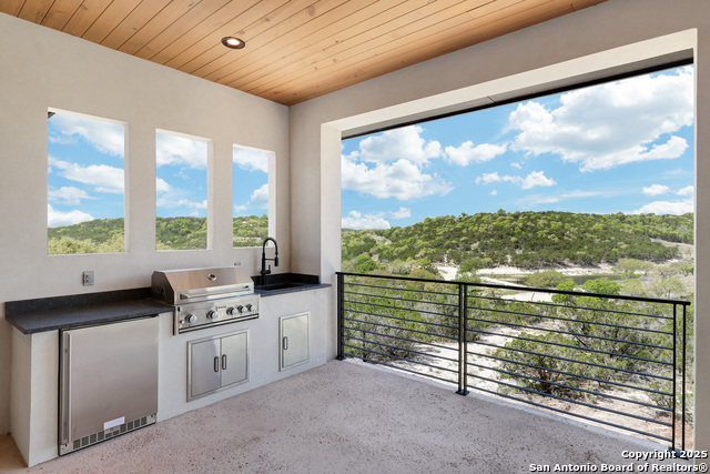 Listing photo id 56 for 290 Preston Trl