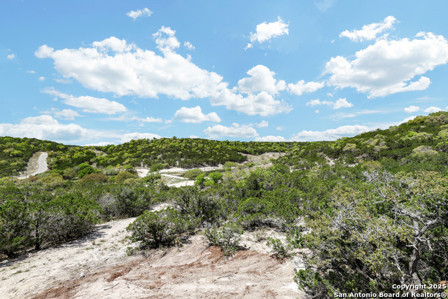 Listing photo id 59 for 290 Preston Trl