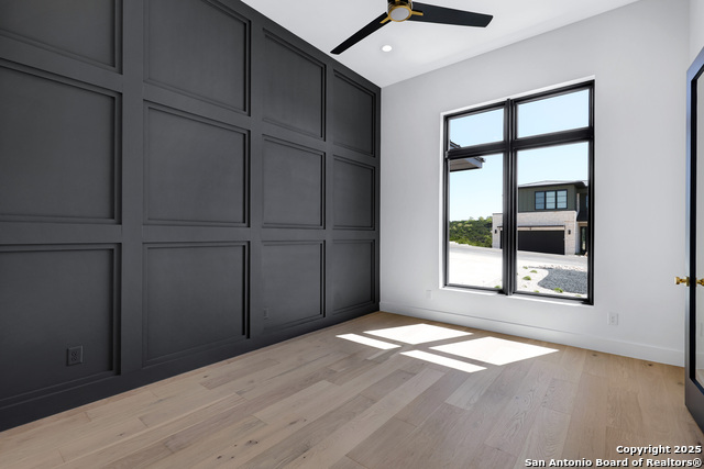 Listing photo id 5 for 290 Preston Trl