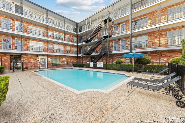 Image 13 of 27 For 8401 New Braunfels  303a