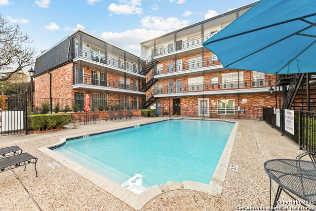 Image 14 of 27 For 8401 New Braunfels  303a