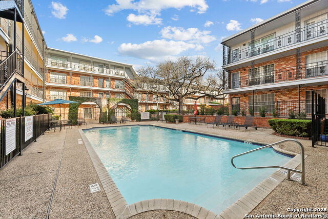 Image 15 of 27 For 8401 New Braunfels  303a