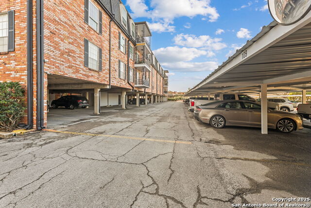 Image 21 of 27 For 8401 New Braunfels  303a
