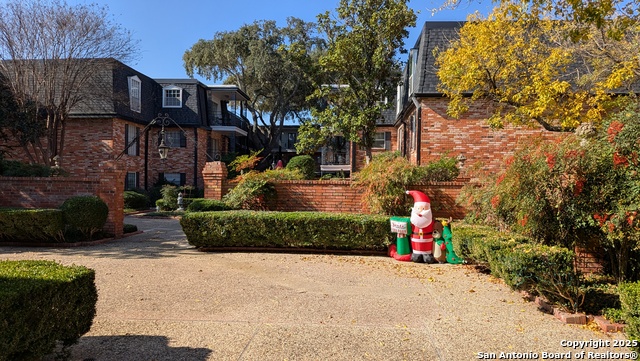 Image 22 of 27 For 8401 New Braunfels  303a