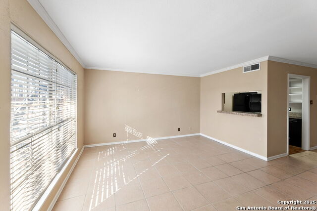 Image 5 of 27 For 8401 New Braunfels  303a