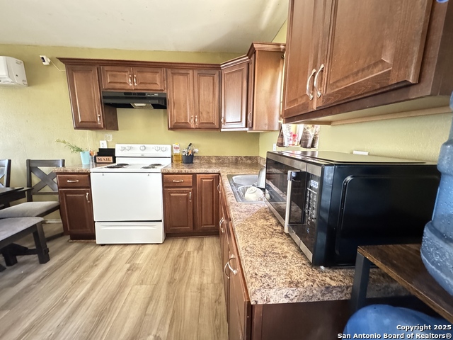 Listing photo id 11 for 4482 Mountain Pass