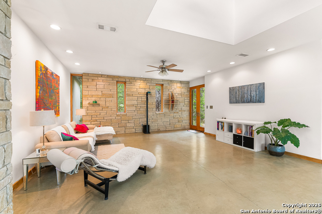 Image 4 of 50 For 317 Saddle Mountain