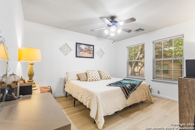 Listing photo id 8 for 2642 Grayson