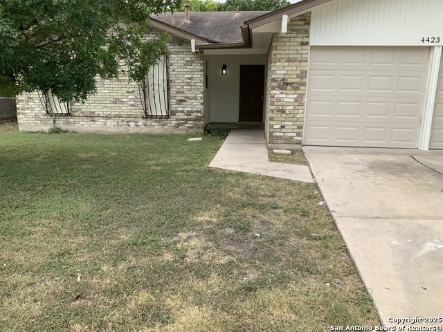 Image 2 of 13 For 4423 Hickory Hill